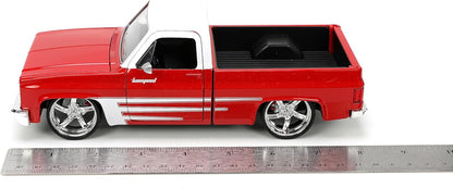 Just Trucks 1:24 1985 Chevy C10 Die-Cast Truck w/Tire Rack – Red/White